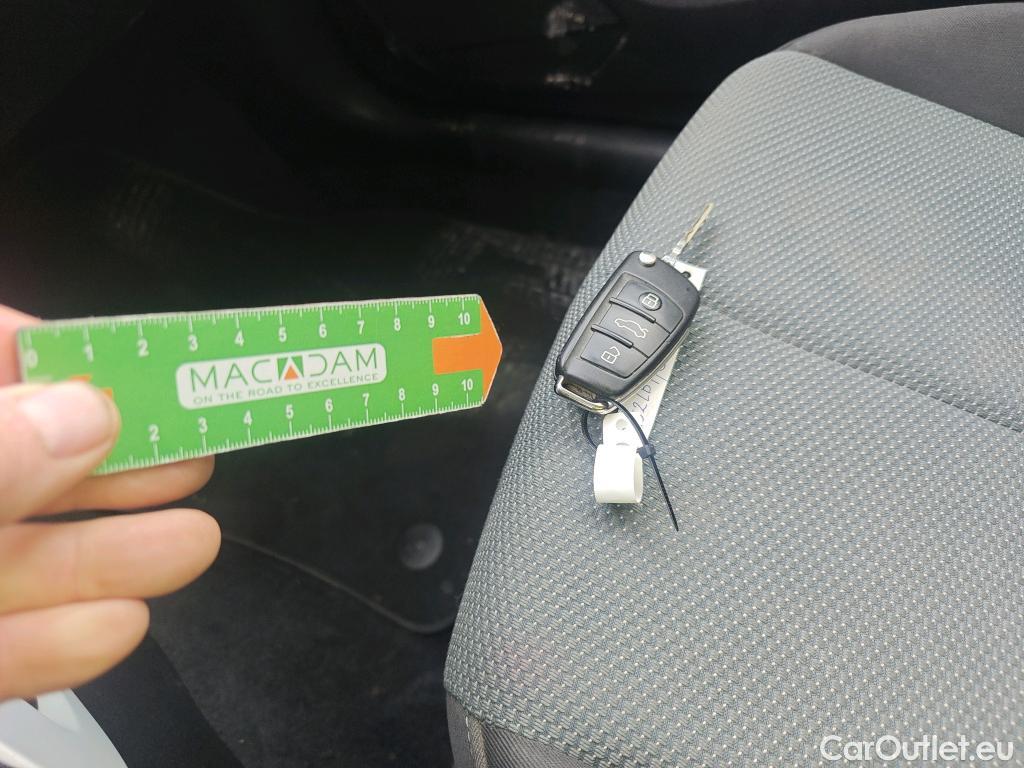  Audi  Q2 AUDI  / 2016 / 5P / todoterreno Design 30 TFSI 85kW (116CV) #2