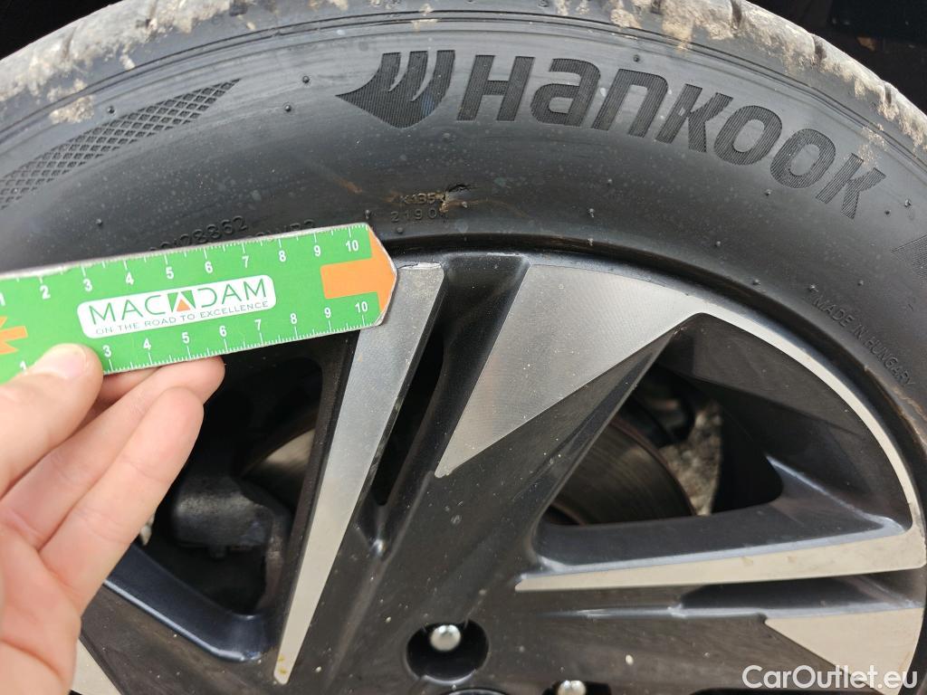  Hyundai  Bayon HYUNDAI  / 2021 / 5P / todoterreno 1.2 MPI Maxx #87