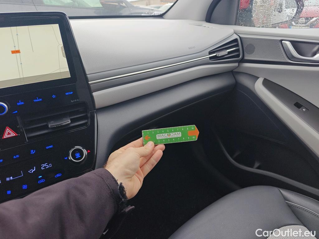  Hyundai   Ioniq HYUNDAI / 2019 / 5P / berlina con portón 1.6 GDI HEV Style DCT #35