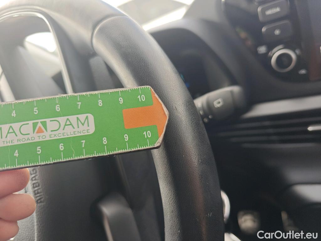  Hyundai  Bayon HYUNDAI  / 2021 / 5P / todoterreno 1.2 MPI Maxx #38