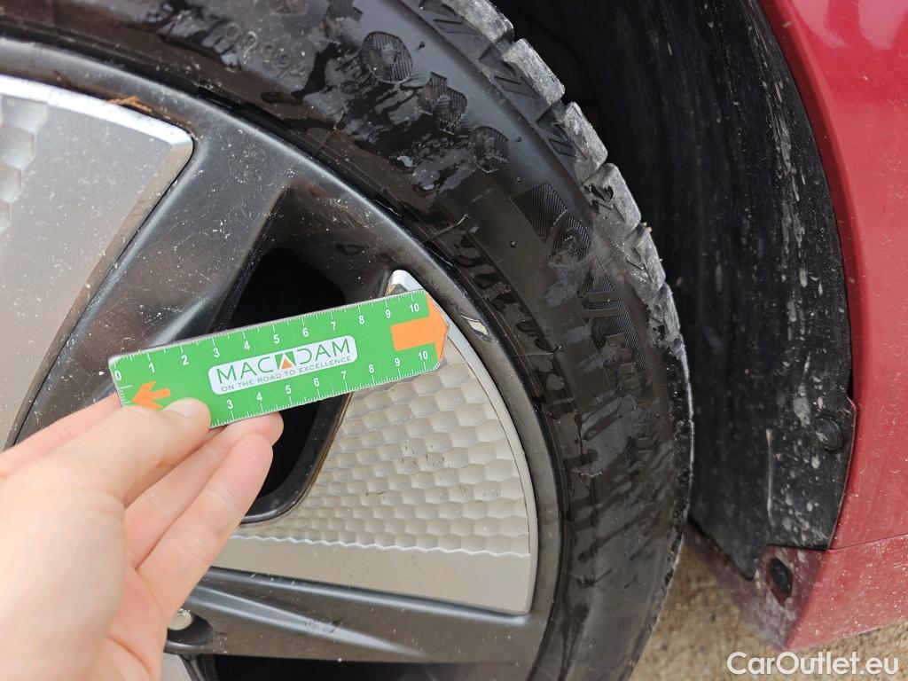  Hyundai   Ioniq HYUNDAI / 2019 / 5P / berlina con portón 1.6 GDI HEV Style DCT #67