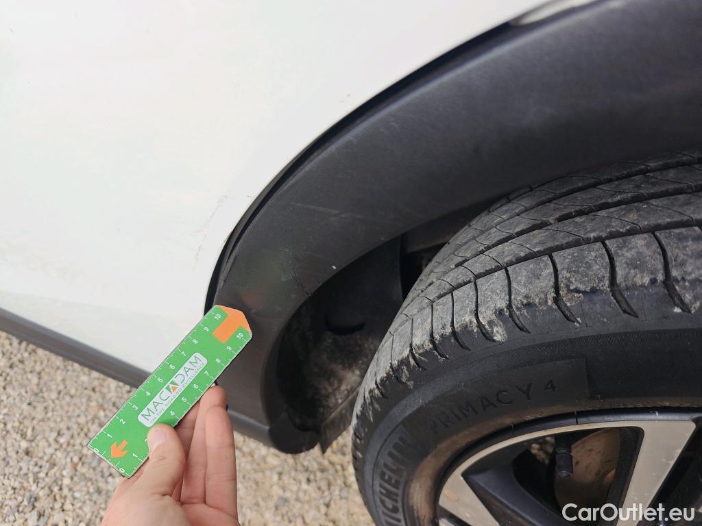  Hyundai  Bayon HYUNDAI  / 2021 / 5P / todoterreno 1.2 MPI Maxx #77