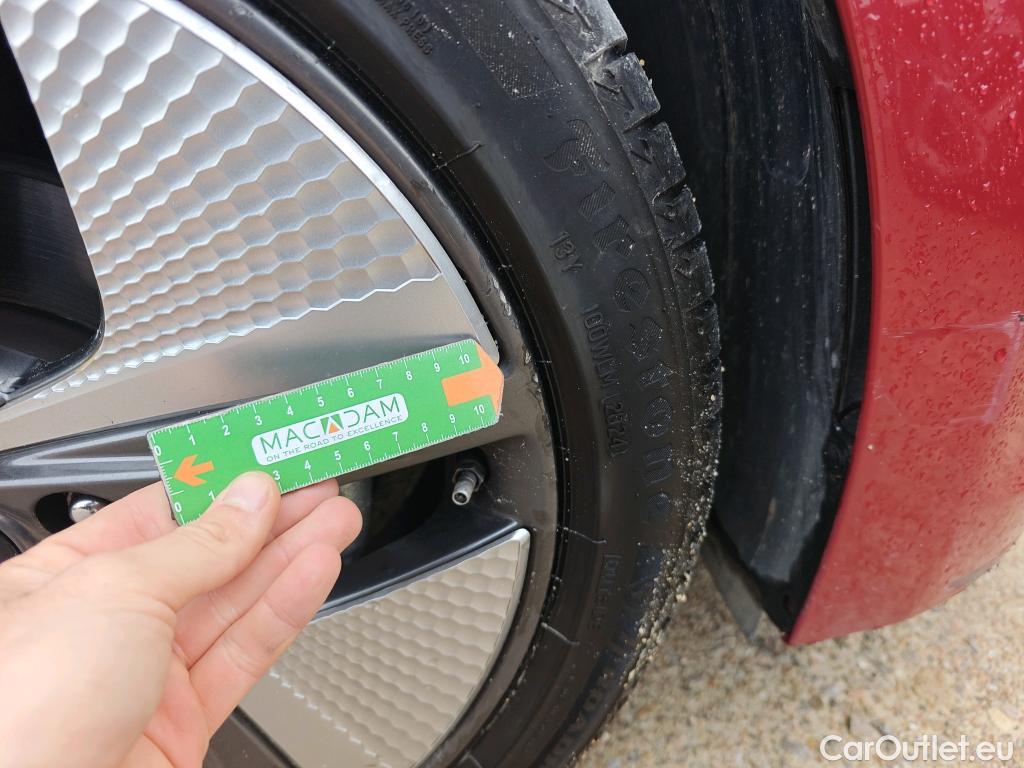  Hyundai   Ioniq HYUNDAI / 2019 / 5P / berlina con portón 1.6 GDI HEV Style DCT #26