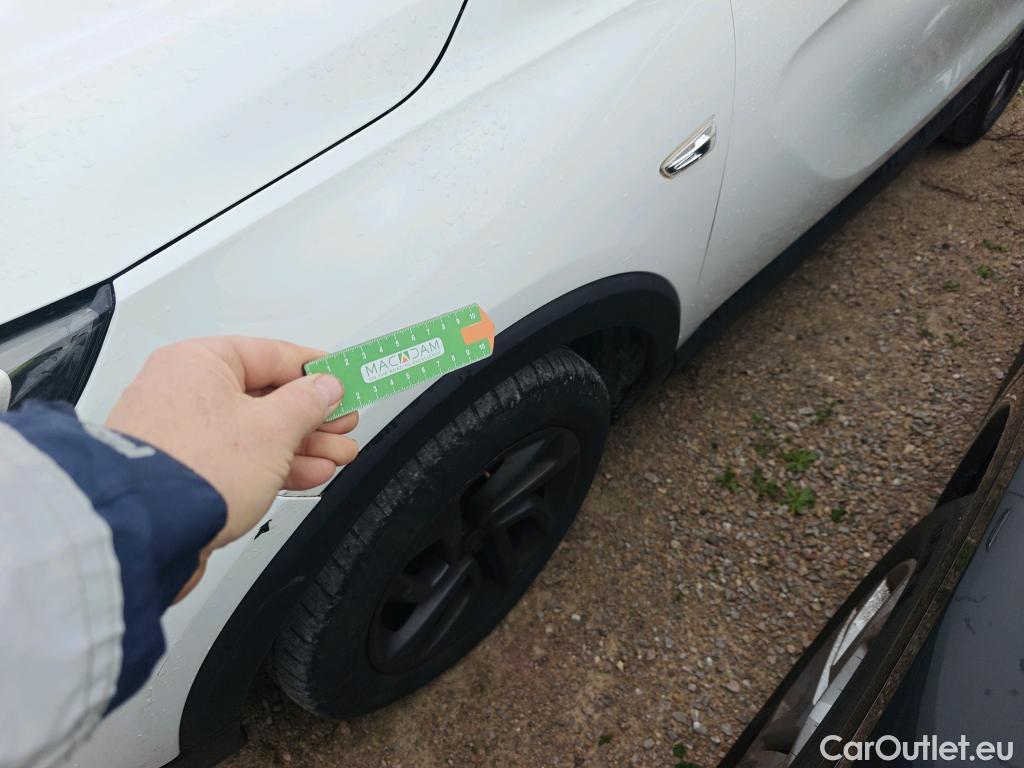  Opel  Crossland OPEL  X / 2017 / 5P / todoterreno 1.2 81kW Design Line 120 Aniversario S/S (CX) #30