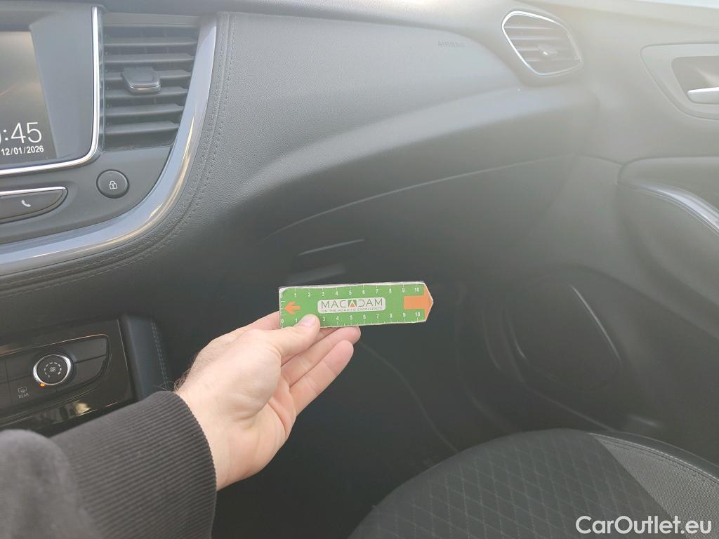  Opel   Grandland X OPEL / 2017 / 5P / todoterreno 1.2 Turbo Design Line EPARTNERS #16