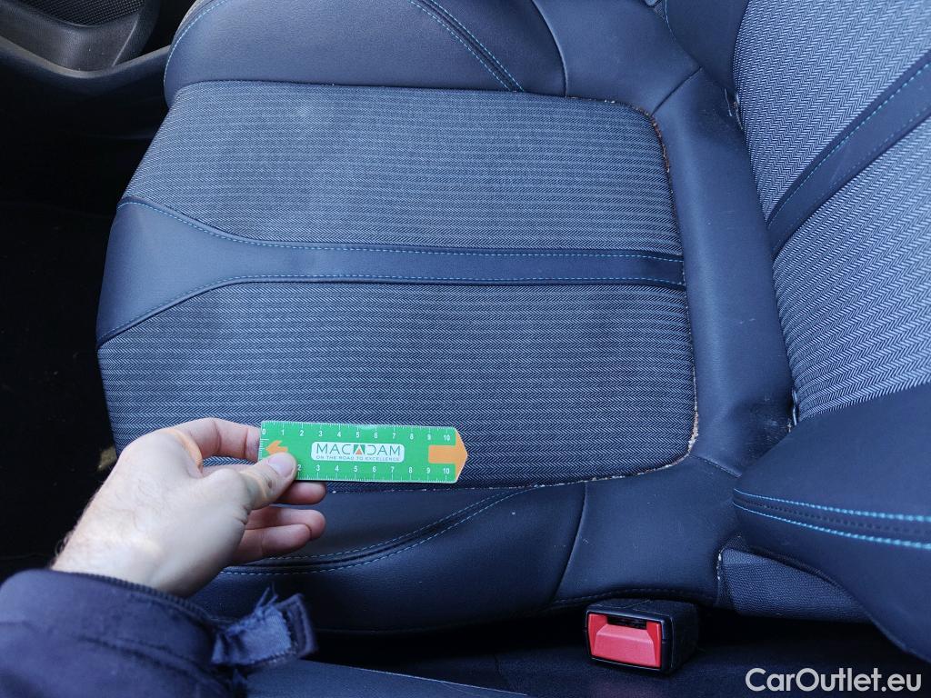  Peugeot  3008  Allure Pack 1.5 HDi 130CV AT8 E6d #52