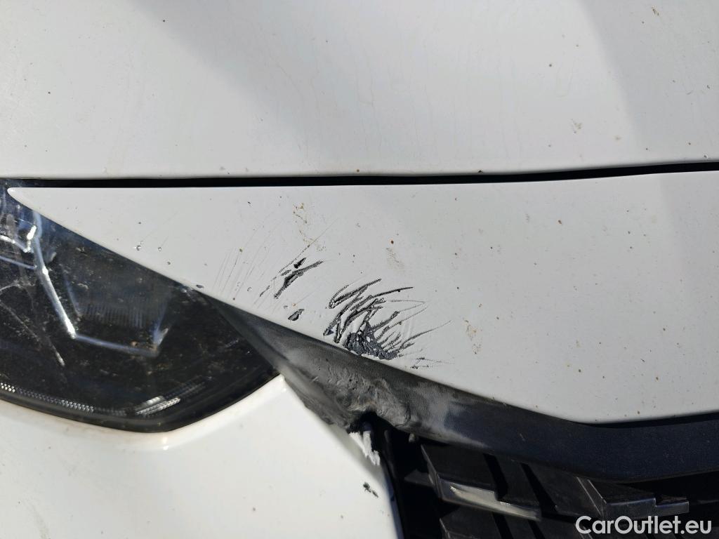  Peugeot  208 PEUGEOT  / 2019 / 5P / berlina con portón BlueHDi 73kW (100CV) Allure #45