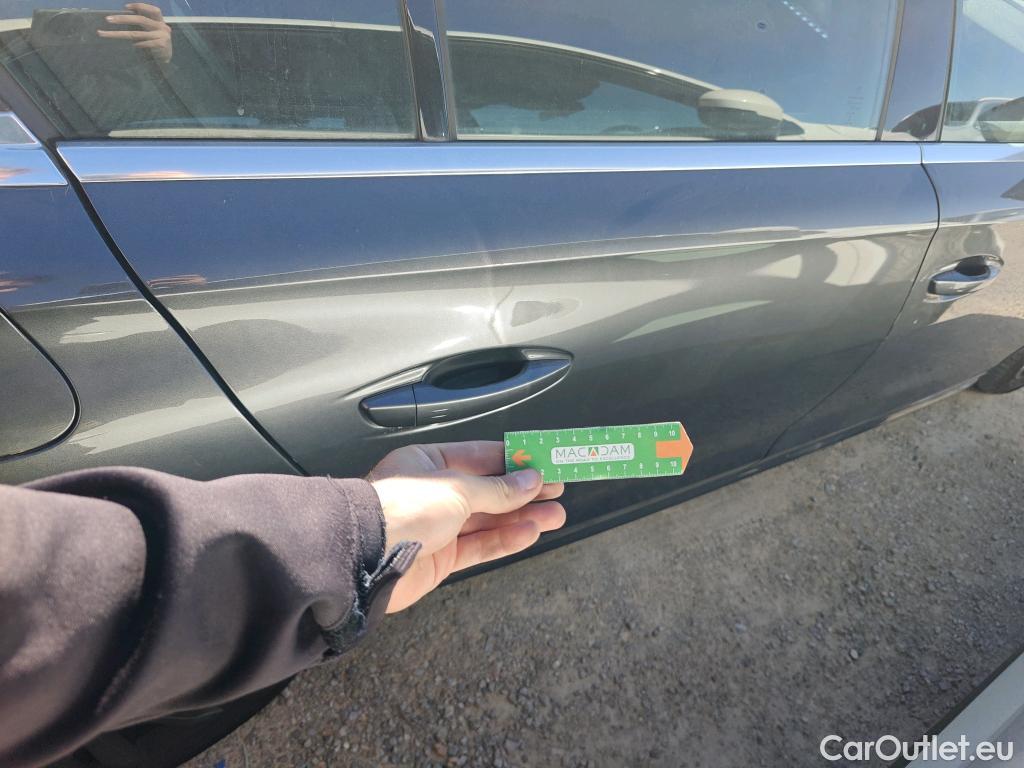  Peugeot  508 PEUGEOT  / 2018 / 5P / berlina con portón 5P Business Line BlueHDi 130 EAT8 (AC) #36