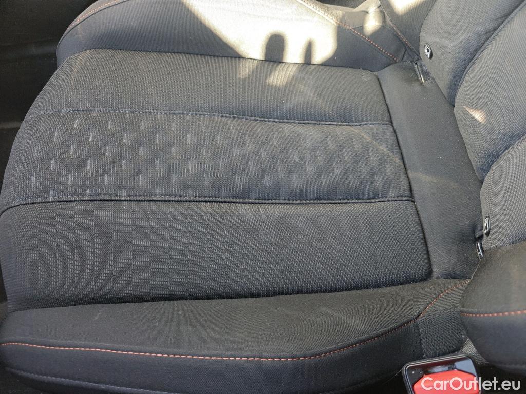  Peugeot  508 PEUGEOT  / 2018 / 5P / berlina con portón 5P Business Line BlueHDi 130 EAT8 (AC) #16