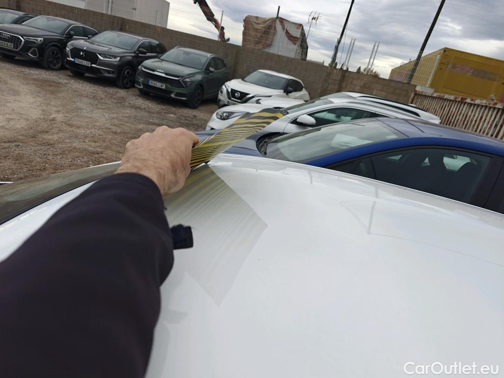  Peugeot  208 PEUGEOT  / 2015 / 5P / berlina con portón 5P Signature 1.2L PureTech 81KW (110CV) #11