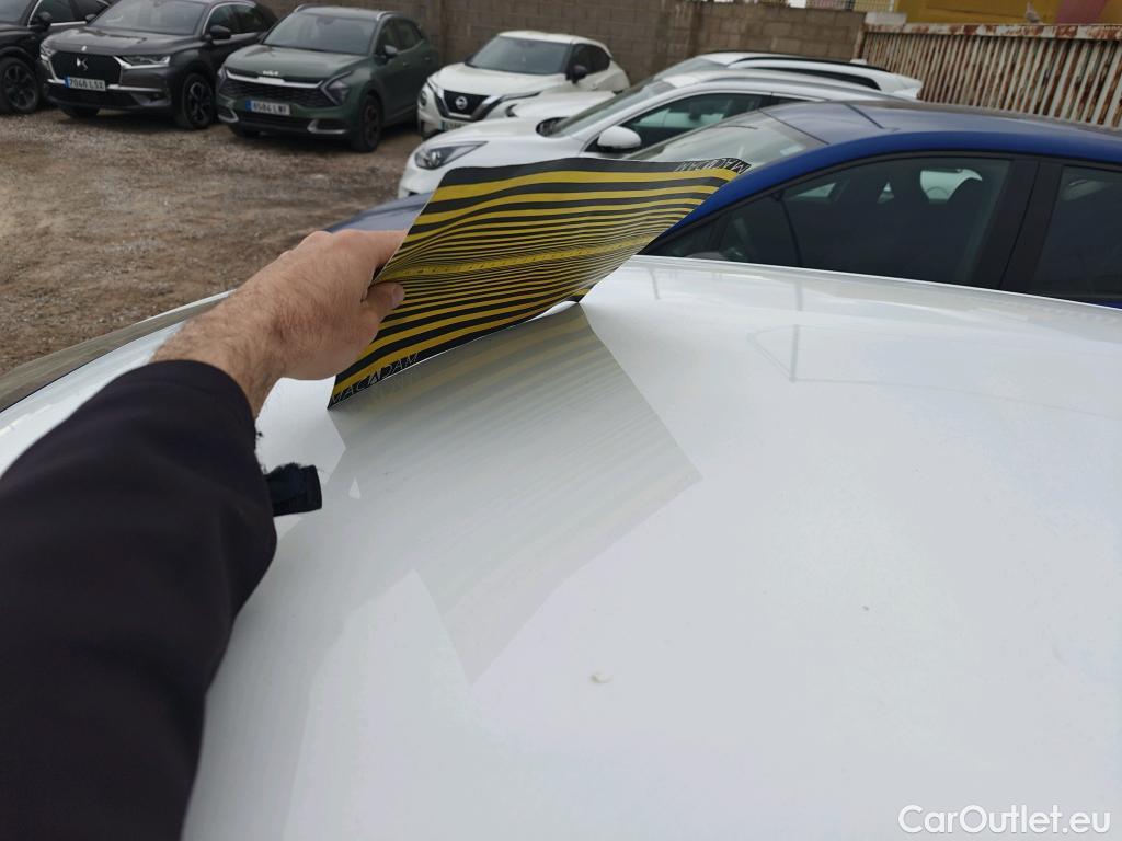  Peugeot  208 PEUGEOT  / 2015 / 5P / berlina con portón 5P Signature 1.2L PureTech 81KW (110CV) #10