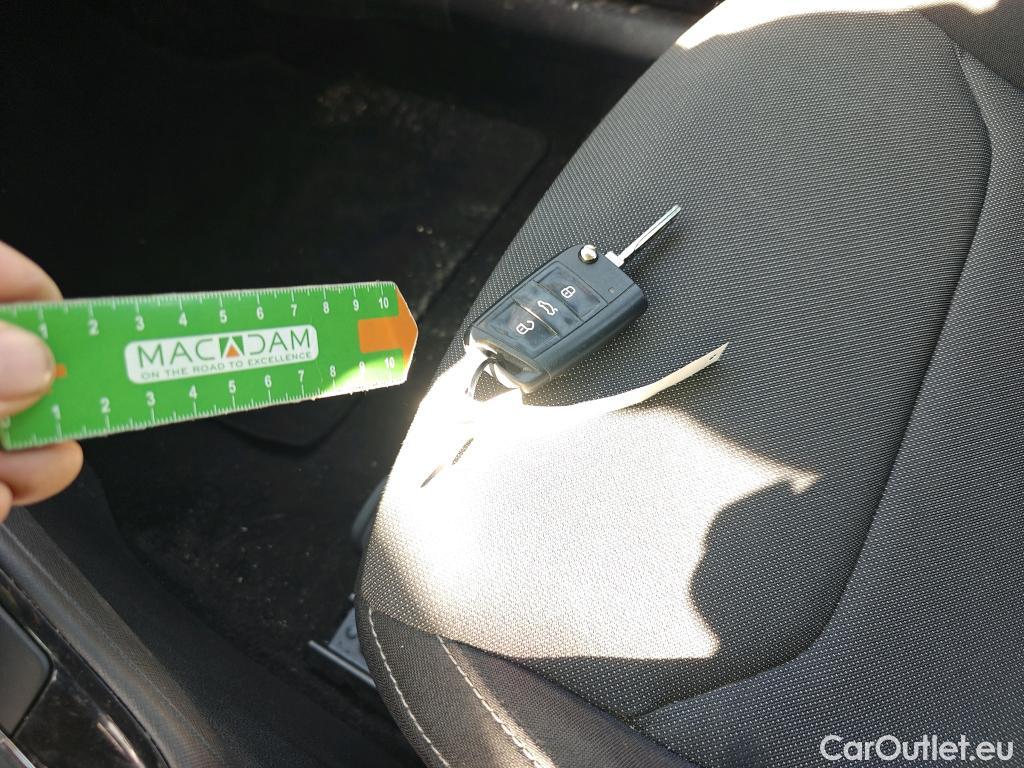  Skoda  Fabia SKODA  / 2021 / 5P / berlina con portón 1.0 TSI 70kW (95CV) Ambition (AC2) #1