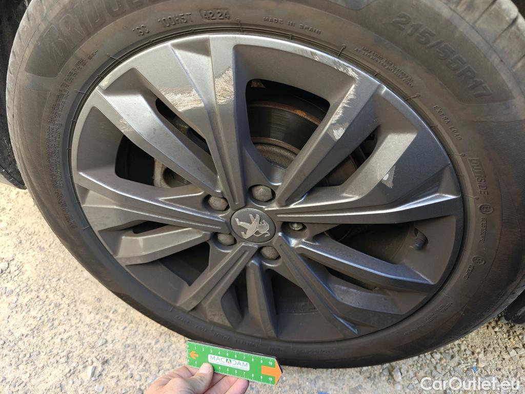  Peugeot  508 PEUGEOT  / 2018 / 5P / berlina con portón 5P Business Line BlueHDi 130 EAT8 (AC) #17