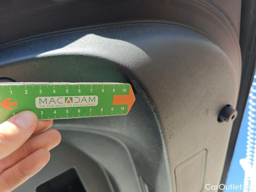  Peugeot  508 PEUGEOT  / 2018 / 5P / berlina con portón 5P Business Line BlueHDi 130 EAT8 (AC) #20