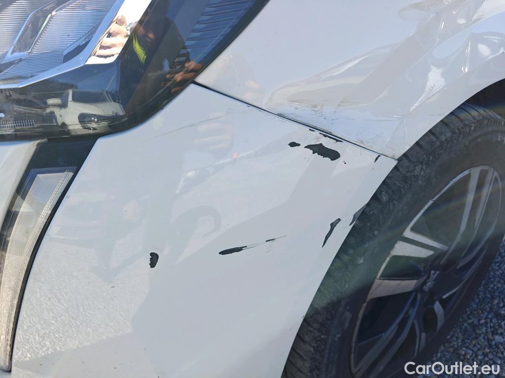  Peugeot  208 PEUGEOT  / 2019 / 5P / berlina con portón BlueHDi 73kW (100CV) Allure #47