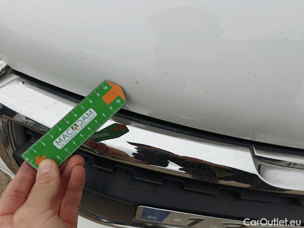  Peugeot  208 PEUGEOT  / 2015 / 5P / berlina con portón 5P Signature 1.2L PureTech 81KW (110CV) #7