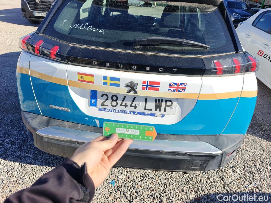  Peugeot  2008 PEUGEOT  / 2019 / 5P / todoterreno Active Puretech 100 S&S BVM6 #8