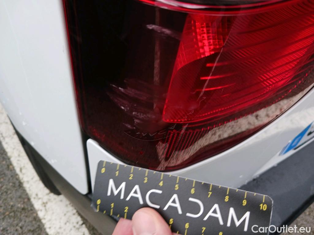  Citroen  Berlingo CITROEN  / 2015 / 4P / combi Talla M BlueHDi 100 S&S LIVE (IND) #25