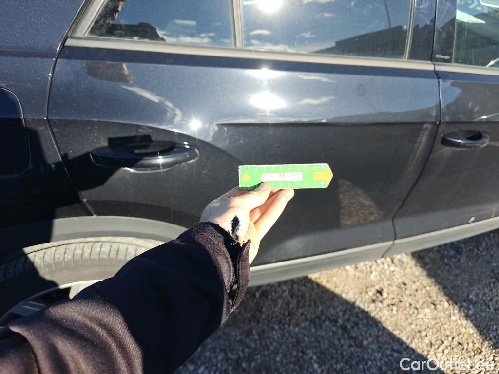  Volkswagen  T-ROC VOLKSWAGEN  / 2017 / 5P / todoterreno Advance 2.0 TDI 85kW (115CV) #16