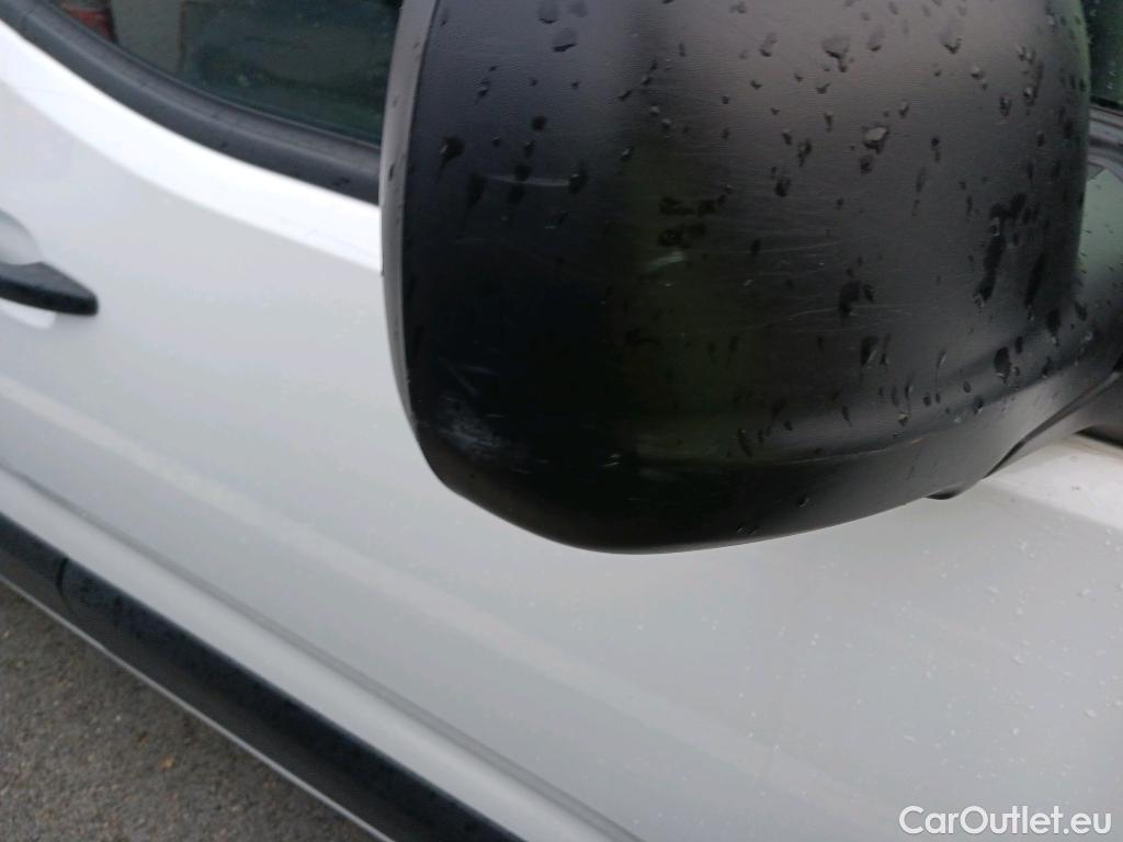  Citroen  Berlingo CITROEN  / 2015 / 4P / combi Talla M BlueHDi 100 S&S LIVE (IND) #28