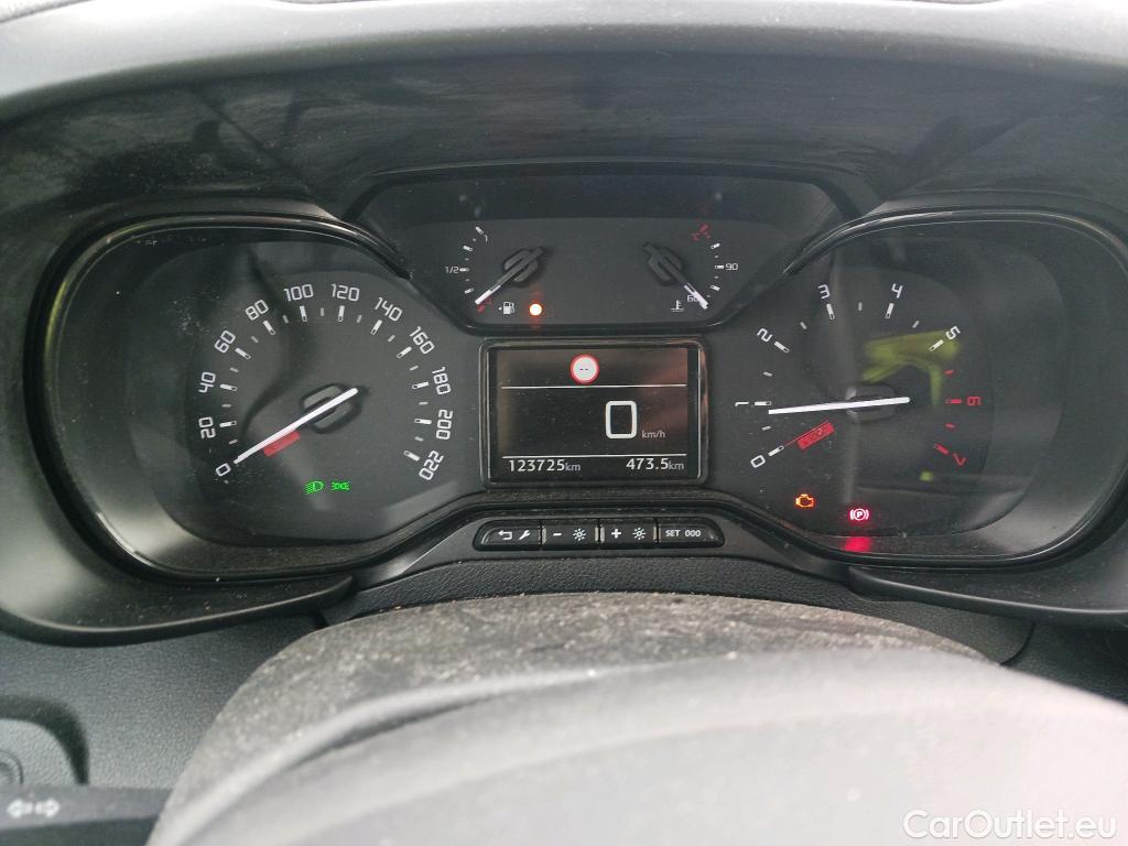  Citroen  Berlingo CITROEN  / 2018 / 4P / combi Talla M BlueHDi 100 S&S LIVE (AC) #36