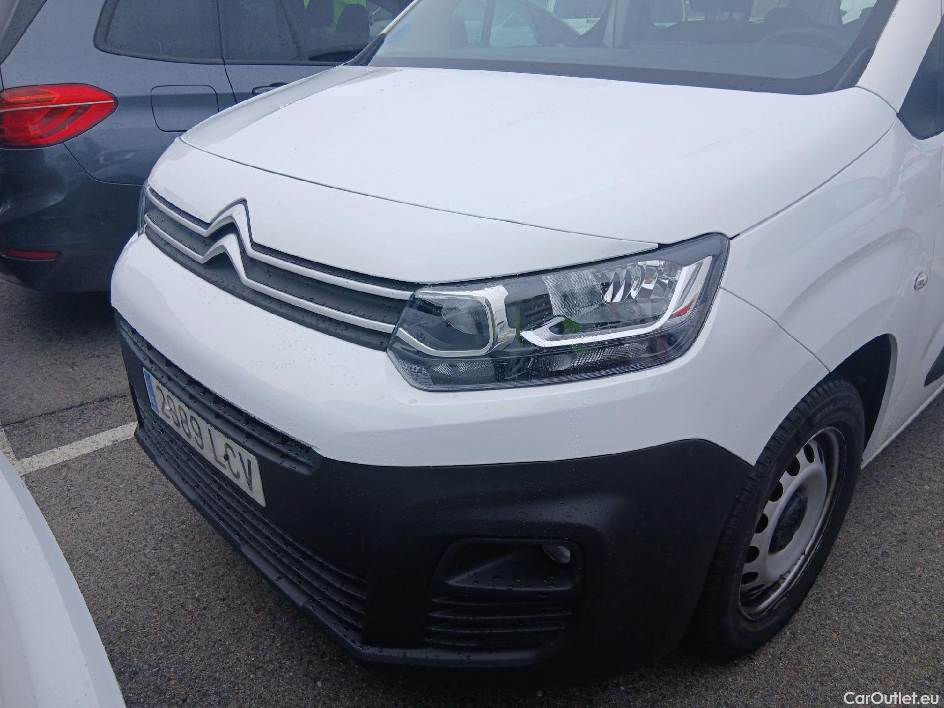  Citroen  Berlingo CITROEN  / 2018 / 4P / combi Talla M BlueHDi 100 LIVE (AC) #6