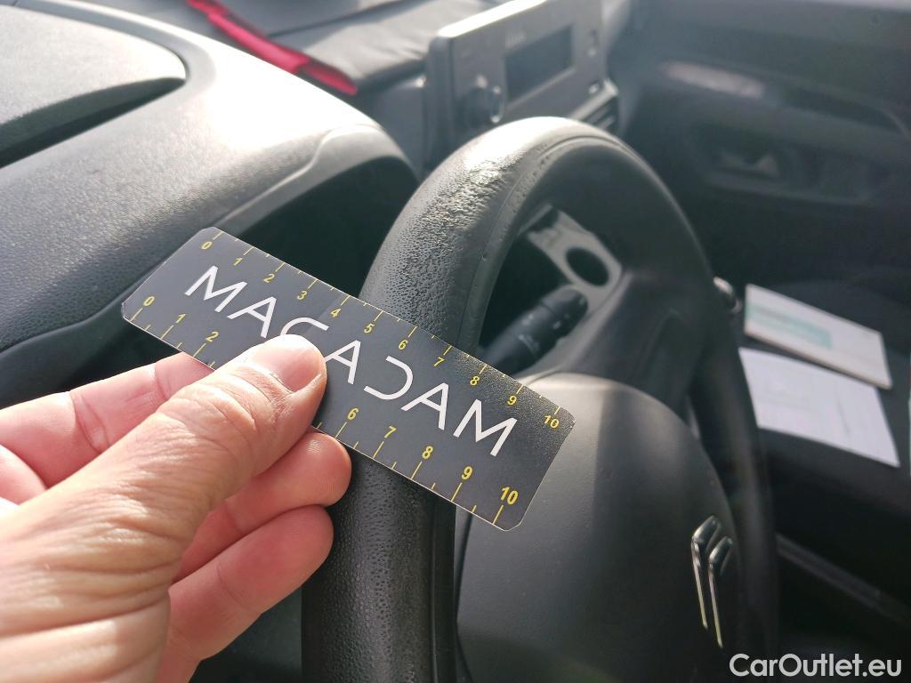  Citroen  Berlingo CITROEN  / 2018 / 4P / combi Talla M BlueHDi 100 S&S LIVE (AC) #27