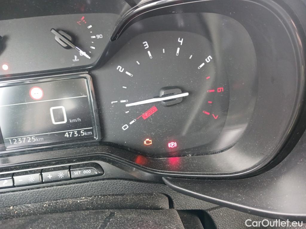  Citroen  Berlingo CITROEN  / 2018 / 4P / combi Talla M BlueHDi 100 S&S LIVE (AC) #37