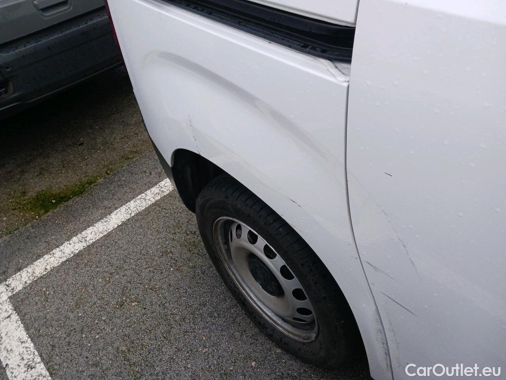  Citroen  Berlingo CITROEN  / 2015 / 4P / combi Talla M BlueHDi 100 S&S LIVE (IND) #1