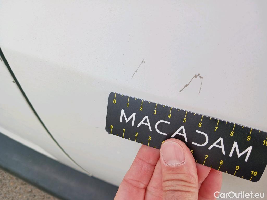  Citroen  Berlingo CITROEN  / 2018 / 4P / combi Talla M BlueHDi 100 S&S LIVE (AC) #12