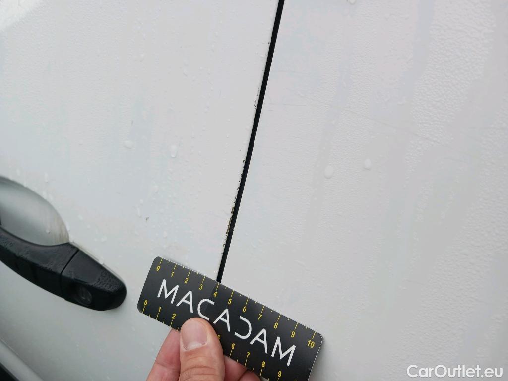  Citroen  Berlingo CITROEN  / 2015 / 4P / combi Talla M BlueHDi 100 S&S LIVE (IND) #9