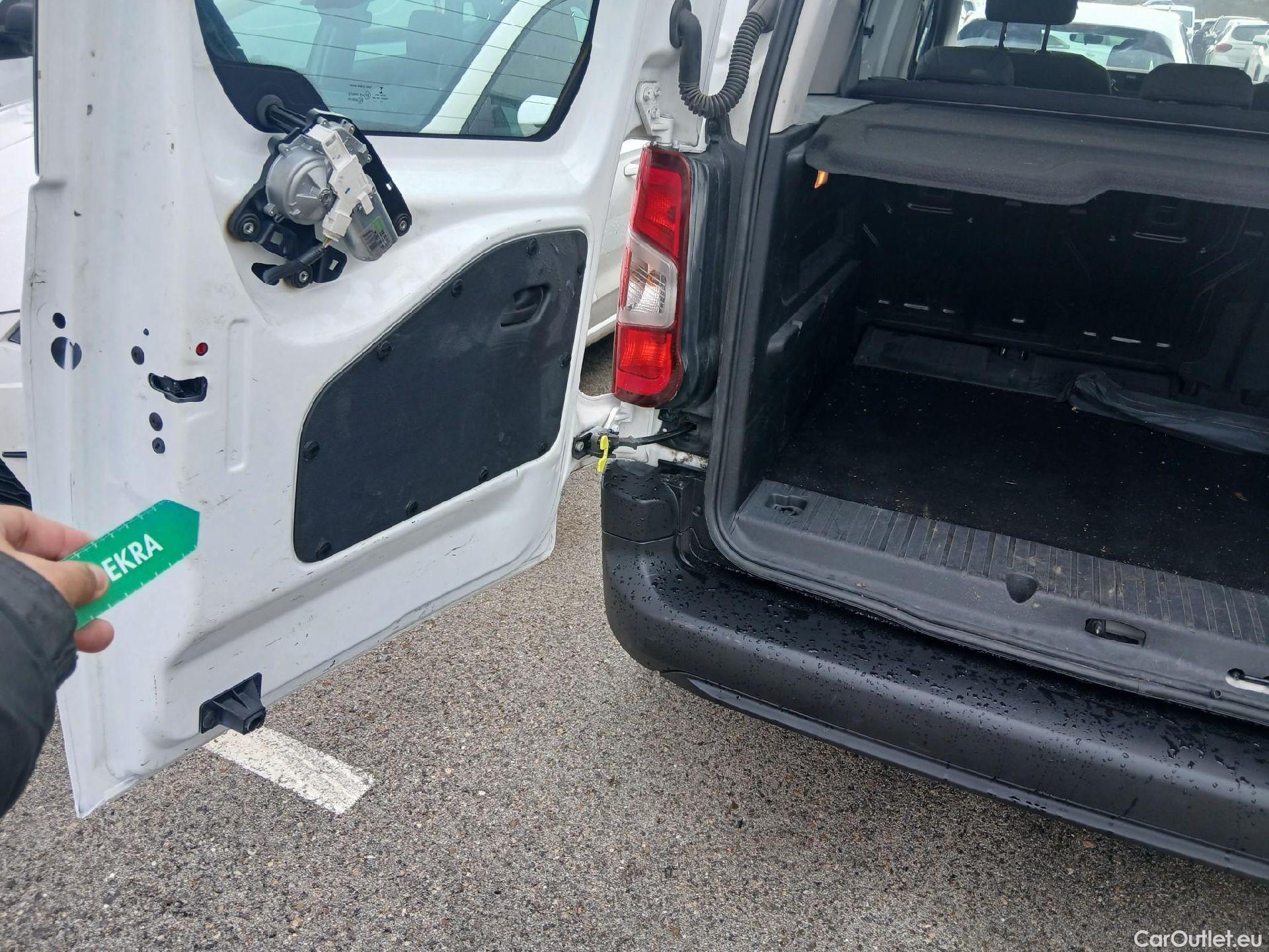  Citroen  Berlingo CITROEN  / 2018 / 4P / combi Talla M BlueHDi 100 LIVE (AC) #2