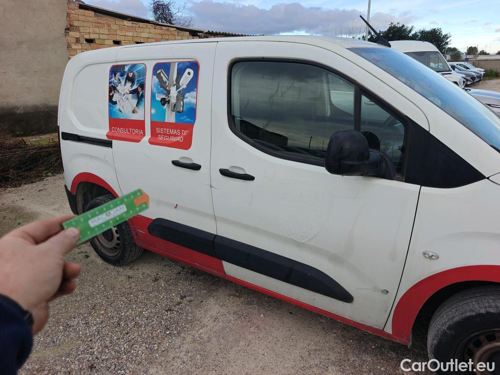  Citroen  Berlingo CITROEN  / 2018 / 3P / furgón derivado de turismo Talla M BlueHDi 100 CONTROL #16