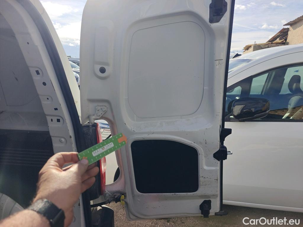  Citroen  Berlingo CITROEN  / 2018 / 3P / furgón derivado de turismo Talla M BlueHDi 100 CONTROL #24