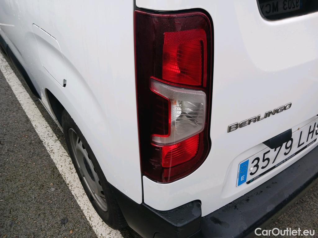  Citroen  Berlingo CITROEN  / 2015 / 4P / combi Talla M BlueHDi 100 S&S LIVE (IND) #24