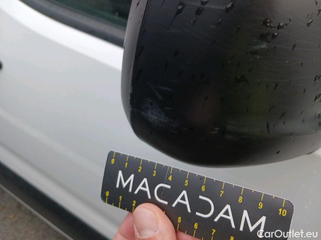  Citroen  Berlingo CITROEN  / 2015 / 4P / combi Talla M BlueHDi 100 S&S LIVE (IND) #29