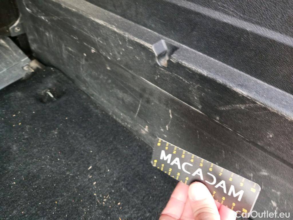  Citroen  Berlingo CITROEN  / 2018 / 4P / combi Talla M BlueHDi 100 S&S LIVE (AC) #23