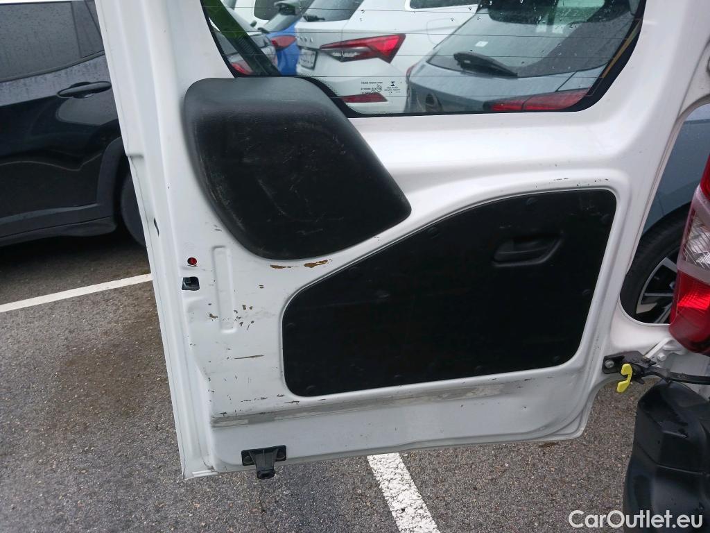  Citroen  Berlingo CITROEN  / 2015 / 4P / combi Talla M BlueHDi 100 S&S LIVE (IND) #22