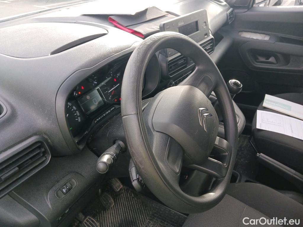  Citroen  Berlingo CITROEN  / 2018 / 4P / combi Talla M BlueHDi 100 S&S LIVE (AC) #26