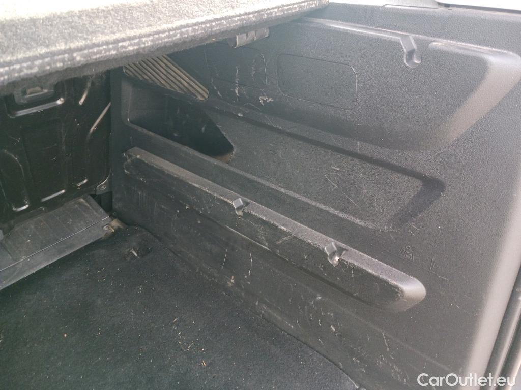  Citroen  Berlingo CITROEN  / 2018 / 4P / combi Talla M BlueHDi 100 S&S LIVE (AC) #22