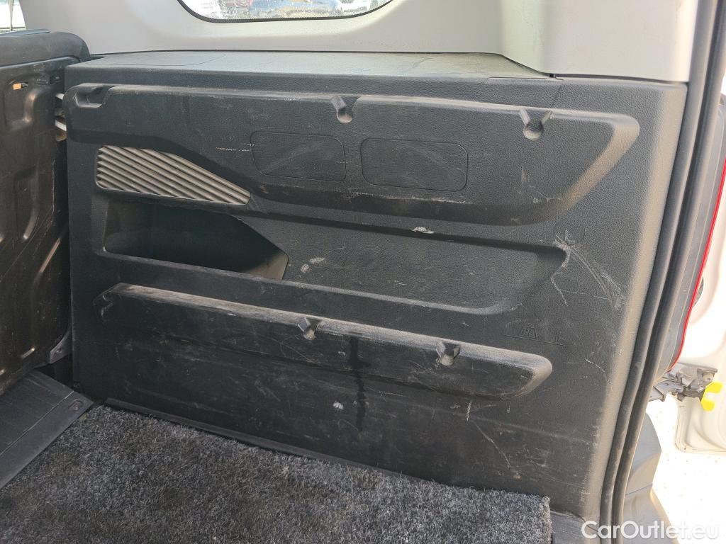  Citroen  Berlingo CITROEN  / 2018 / 4P / monovolumen compacto Talla M BlueHDi 100 S&S LIVE #2