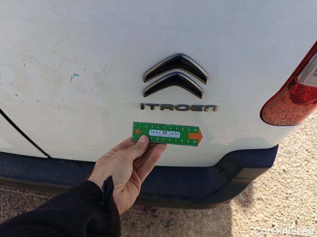  Citroen  Berlingo CITROEN  / 2018 / 4P / monovolumen compacto Talla M BlueHDi 100 S&S LIVE #78