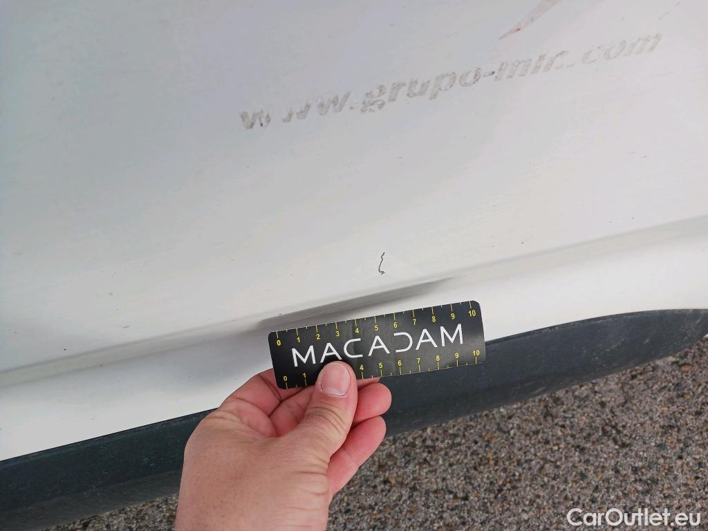  Citroen  Berlingo CITROEN  / 2018 / 4P / combi Talla M BlueHDi 100 S&S LIVE (AC) #33