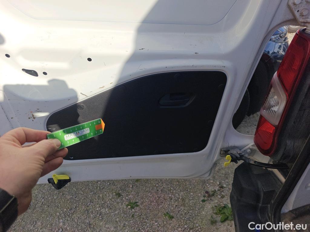  Citroen  Berlingo CITROEN  / 2018 / 3P / furgón derivado de turismo Talla M BlueHDi 100 CONTROL #46