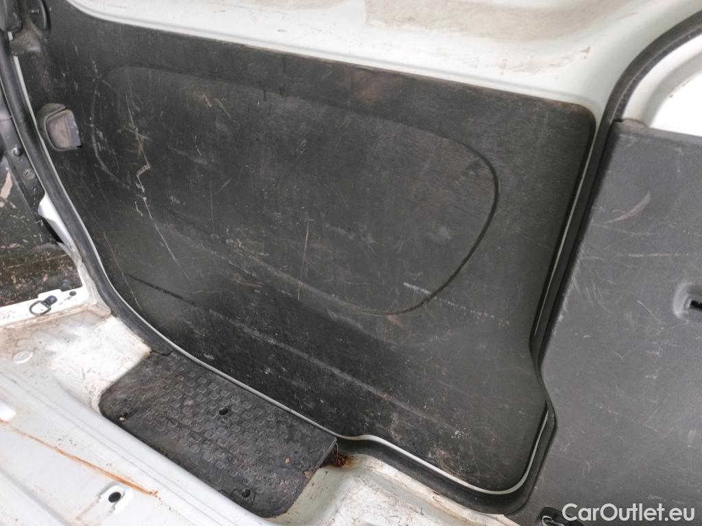  Nissan  NV300 NISSAN  / 2016 / 4P / furgón 1.6dCi 70kW (95CV) L1H1 1T OPTIMA #41