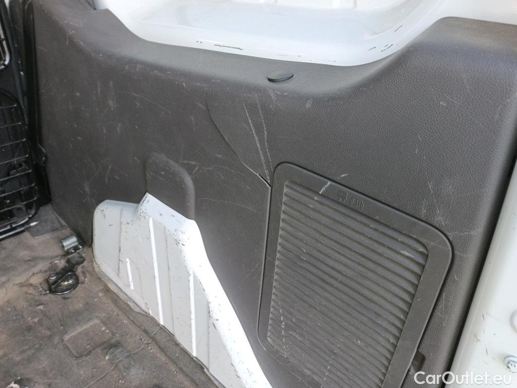  Ford  Transit Connect FORD  / 2013 / 5P / combi Kombi 1.5 TDCi 88kW Trend 230 L2 (N1) #34