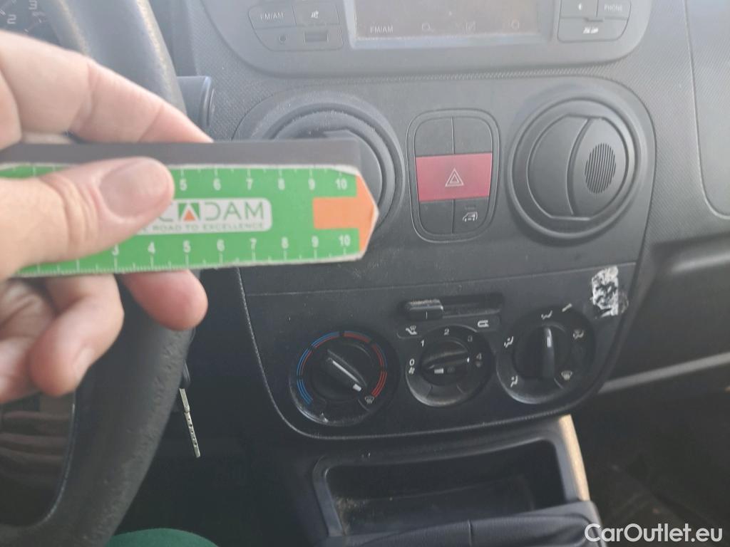  Fiat  Fiorino FIAT  / 2016 / 3P / furgón derivado de turismo Cargo Base 1.3 Mjet 59kW (80CV) E6 #25