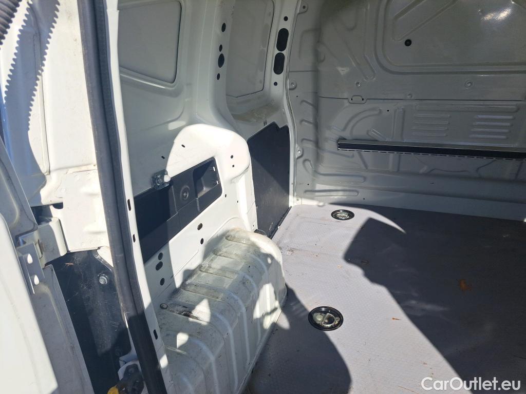  Fiat  Fiorino FIAT  / 2016 / 3P / furgón derivado de turismo Cargo Base 1.3 Mjet 59kW (80CV) E6 #67