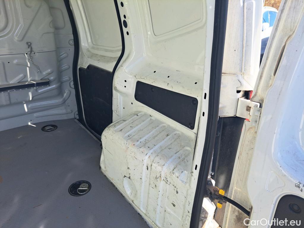  Fiat  Fiorino FIAT  / 2016 / 3P / furgón derivado de turismo Cargo Base 1.3 Mjet 59kW (80CV) E6 #68