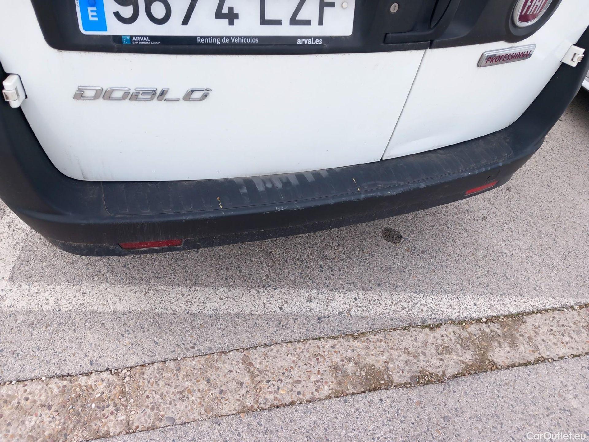  Fiat  Doblo FIAT Doblò Cargo/2015/3P/furgón derivado de turismo Cargo Base 1.6 Mjet 66kW (90CV) #15